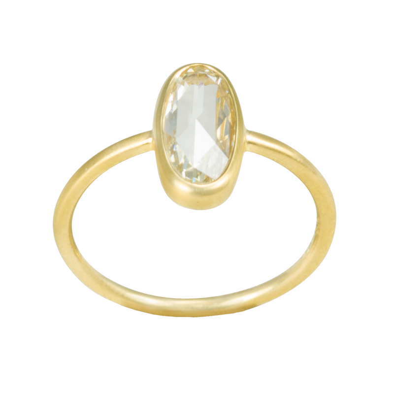 engagement-diamond-ring-gold
